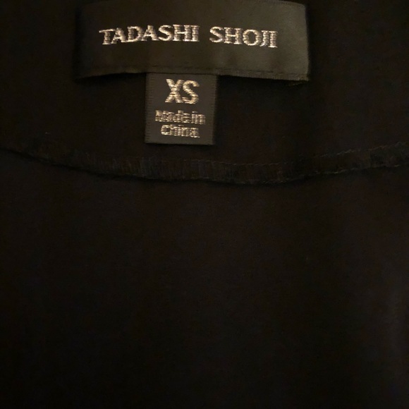 Tadashi Shoji Cato Sequin Crepe Cape - Picture 6 of 7